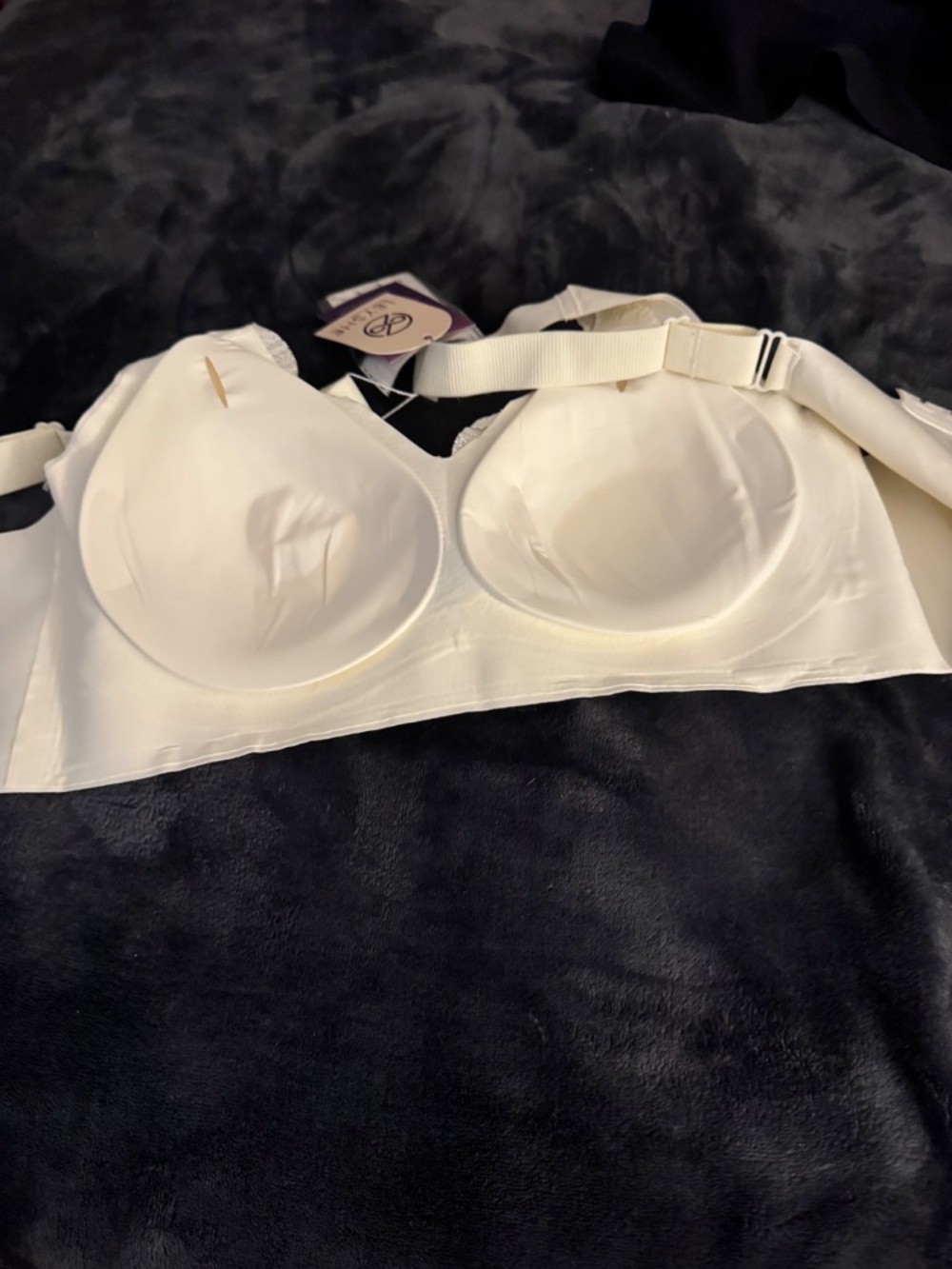 Bras - Picture 3 of 3